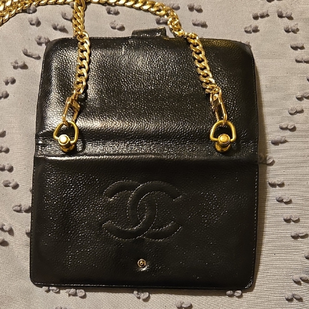 CHANEL Black Leather Card Holder with Gold Chain - Picture 7 of 11